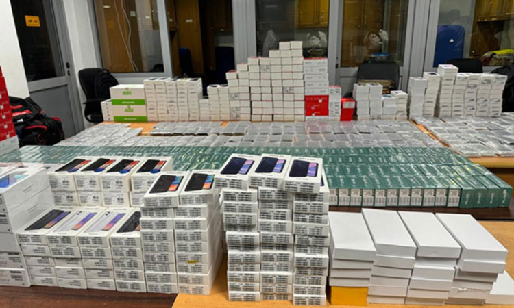 Two arrested with over 1,000 mobile phones and 200 pen drives at BIA